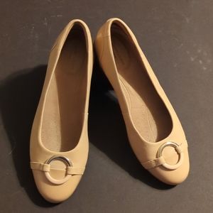 Clarks ballet flats Size 7
